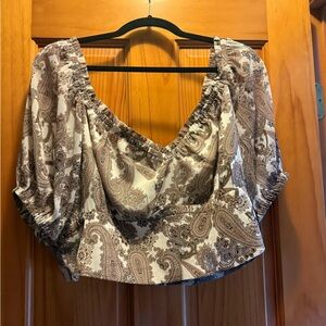 Paisley Print Puff Sleeve Top blue bonus black crop
Top